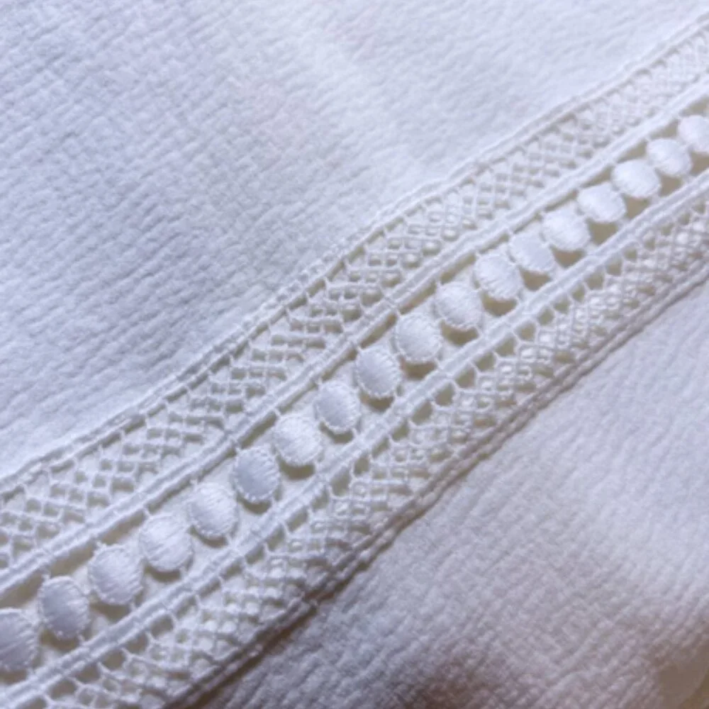 H&M Sleeveless Knee Length White Dress with Embroidery Details - Picture 3 of 3